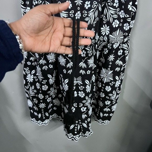 Intermix Marin Embroider NWT Black and white romper Size Large - Picture 9 of 9